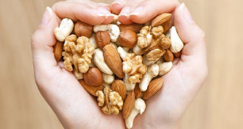 Eat mixed nuts for healthy skin
